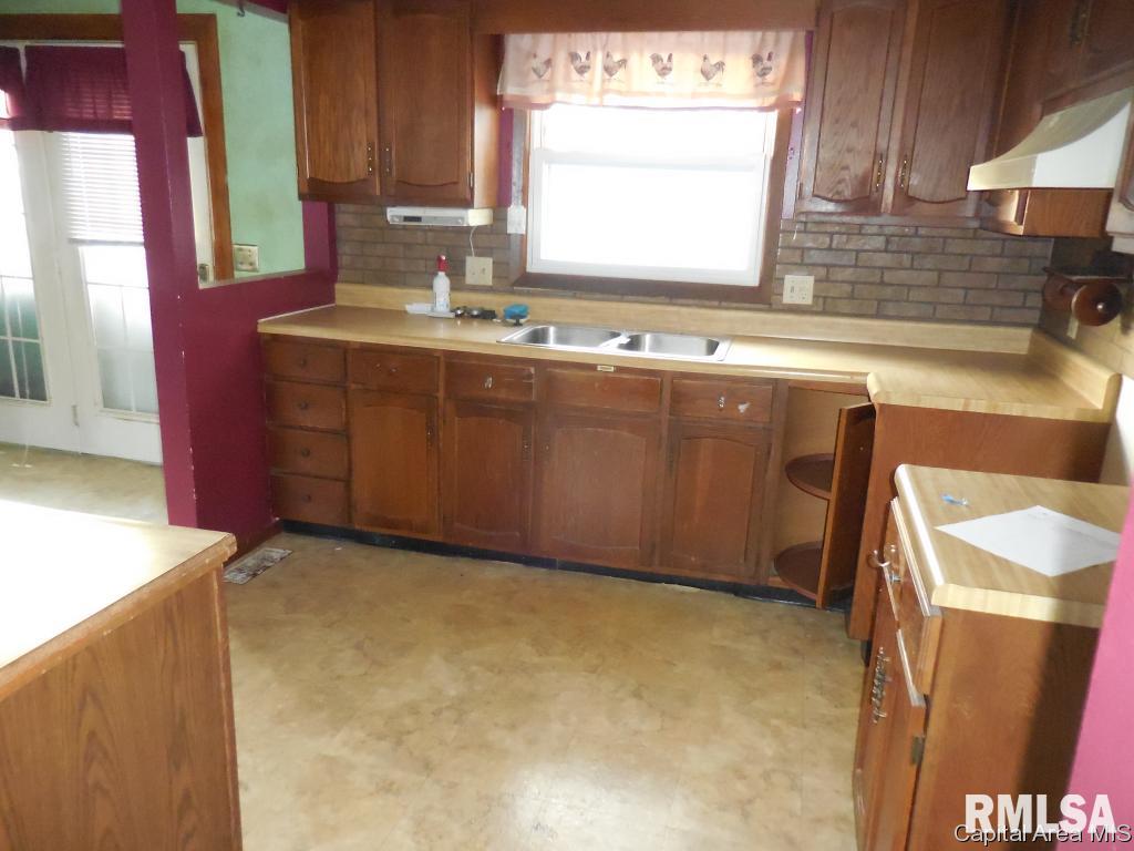 734 Prairieview Road Knoxville, IL 61448 - Photo 9 of 19 Gallery Image 9