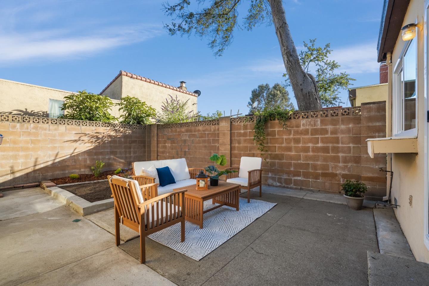 2068 Gomes Road Fremont, CA 94539 - Photo 35 of 37 Gallery Image 35