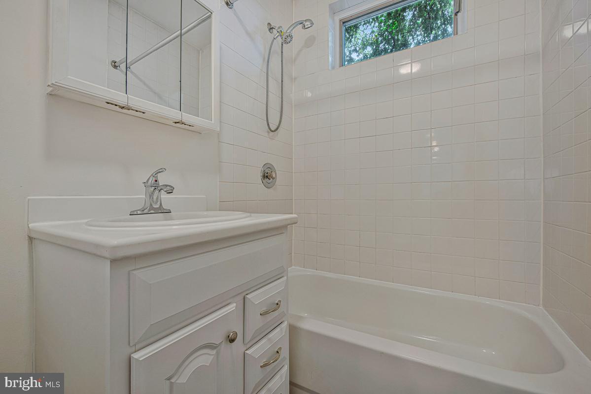 1233 4th Street Northwest Washington, DC 20001 - Photo 26 of 31