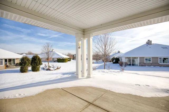 $475,900 | N78-w17396 Wildwood Drive, Unit 42, Menomonee Falls, WI 53051