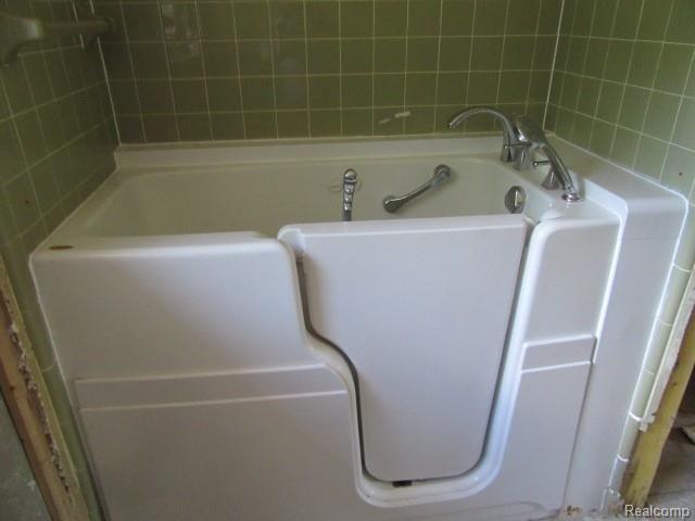 28700 Karr Road Belleville, MI 48111 - Photo 18 of 32