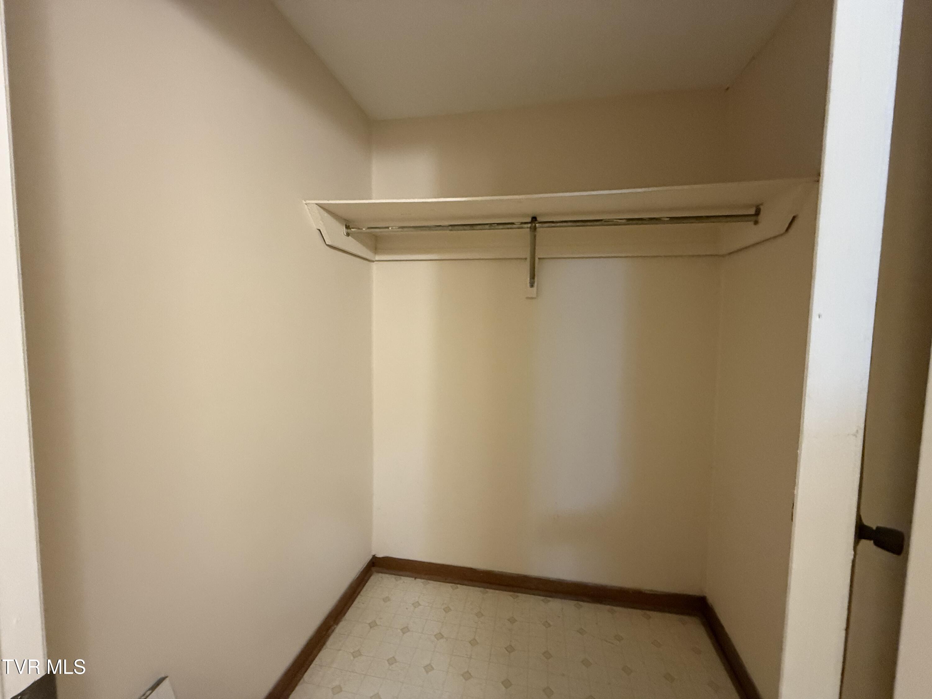 1204 Bloomingdale Road, Unit 1 Kingsport, TN 37660 - Photo 4 of 4 IMG_8975