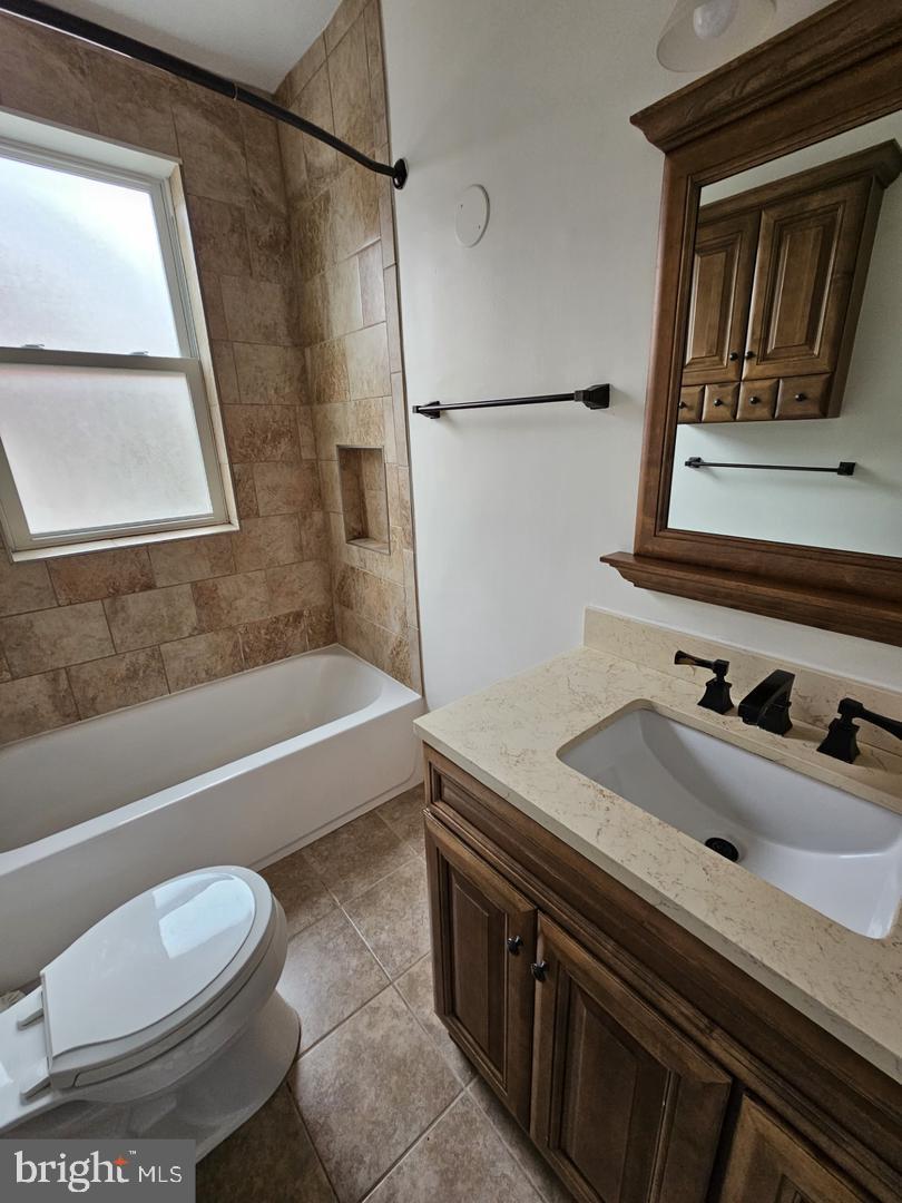 2017 4th Street Northwest Washington, DC 20001 - Photo 6 of 12 Full bathroom