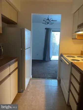 $1,950 | 806B Cypress Point Circle, Unit B, Mount Laurel, NJ 08054