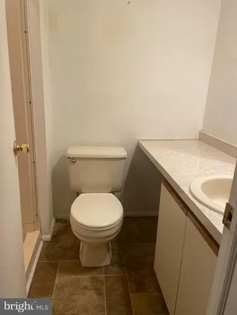 $1,950 | 806B Cypress Point Circle, Unit B, Mount Laurel, NJ 08054