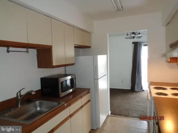 $1,950 | 806B Cypress Point Circle, Unit B, Mount Laurel, NJ 08054