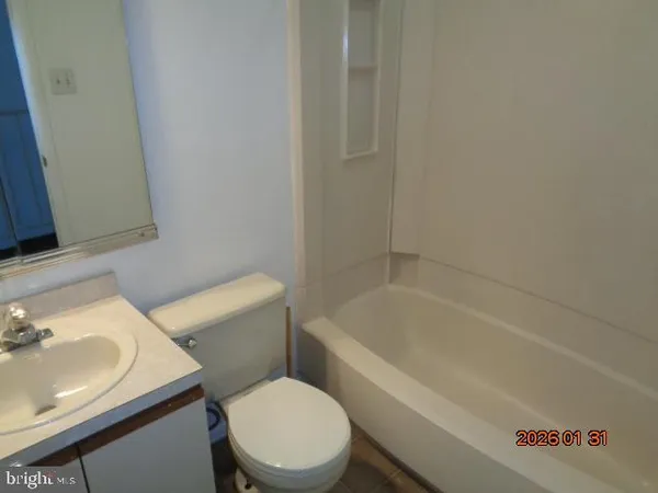 $1,950 | 806B Cypress Point Circle, Unit B, Mount Laurel, NJ 08054