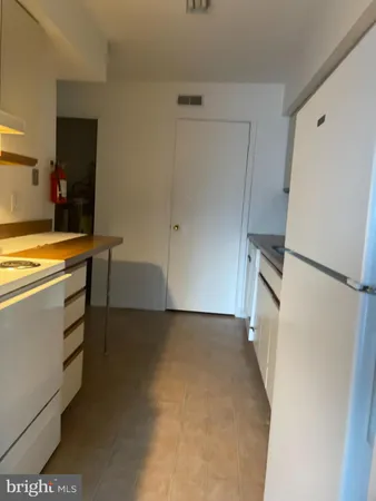 $1,950 | 806B Cypress Point Circle, Unit B, Mount Laurel, NJ 08054