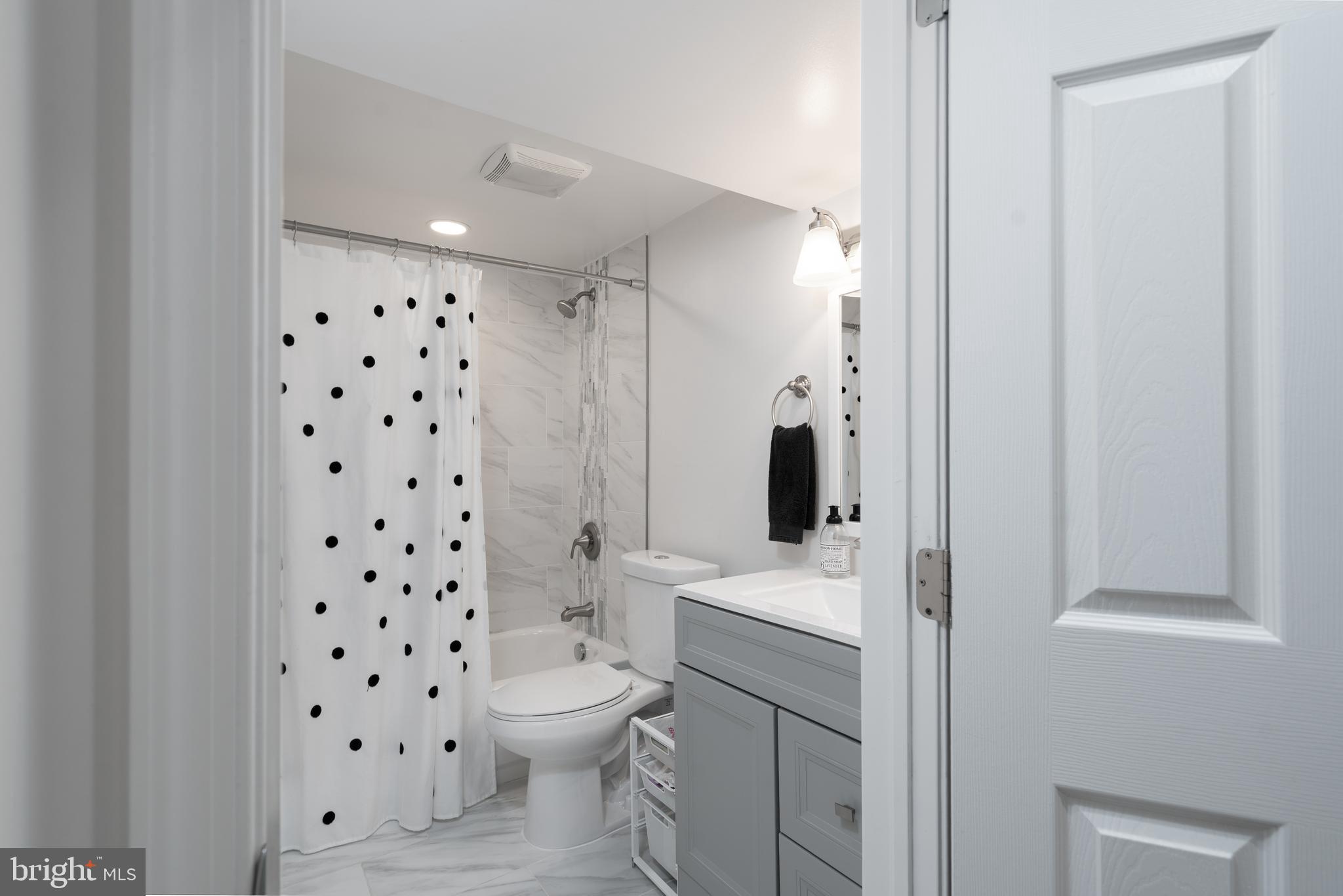 806 Decatur Street Northwest Washington, DC 20011 - Photo 25 of 34 Full bath in basement