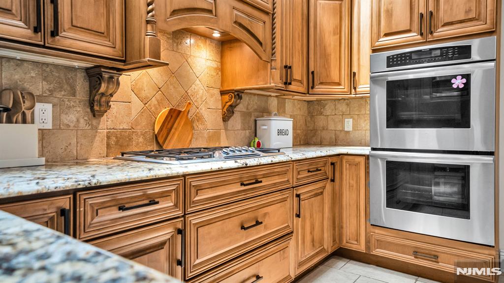 26 Devonshire Road Cresskill, NJ 07626 - Photo 17 of 47