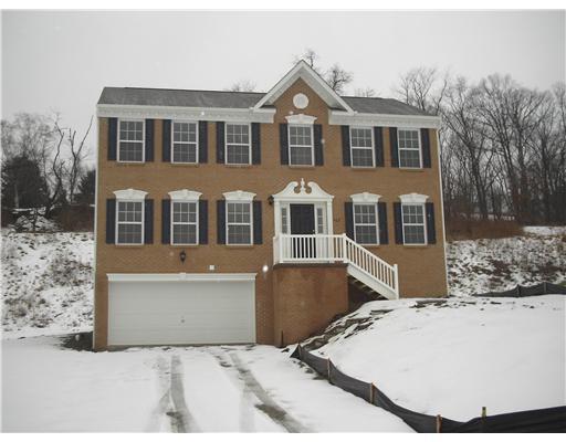 502 Walnut Drive McKees Rocks, PA 15136 - Photo 2 of 4 Exterior Front.