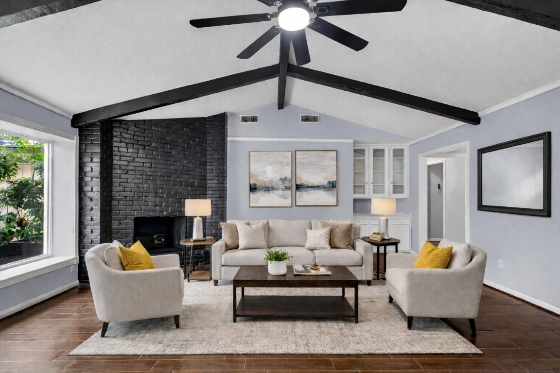 5923 Rutherglenn Drive Houston, TX 77096 - Photo 12 of 46 Family Room - Staged