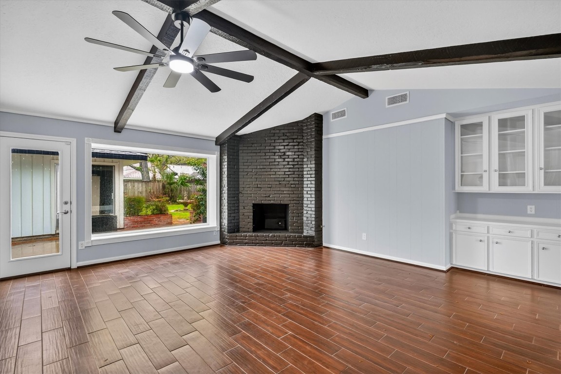 5923 Rutherglenn Drive Houston, TX 77096 - Photo 14 of 46 Family Room