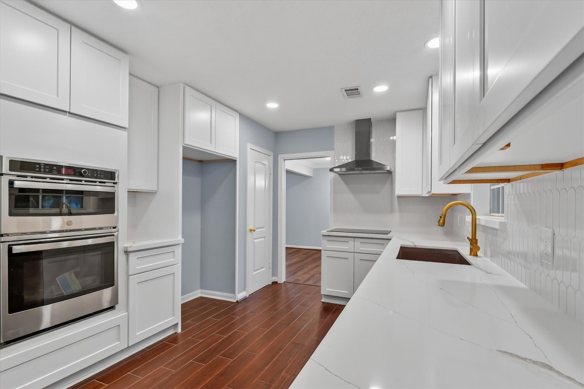 5923 Rutherglenn Drive Houston, TX 77096 - Photo 17 of 46 Kitchen - Brand New Appliances!