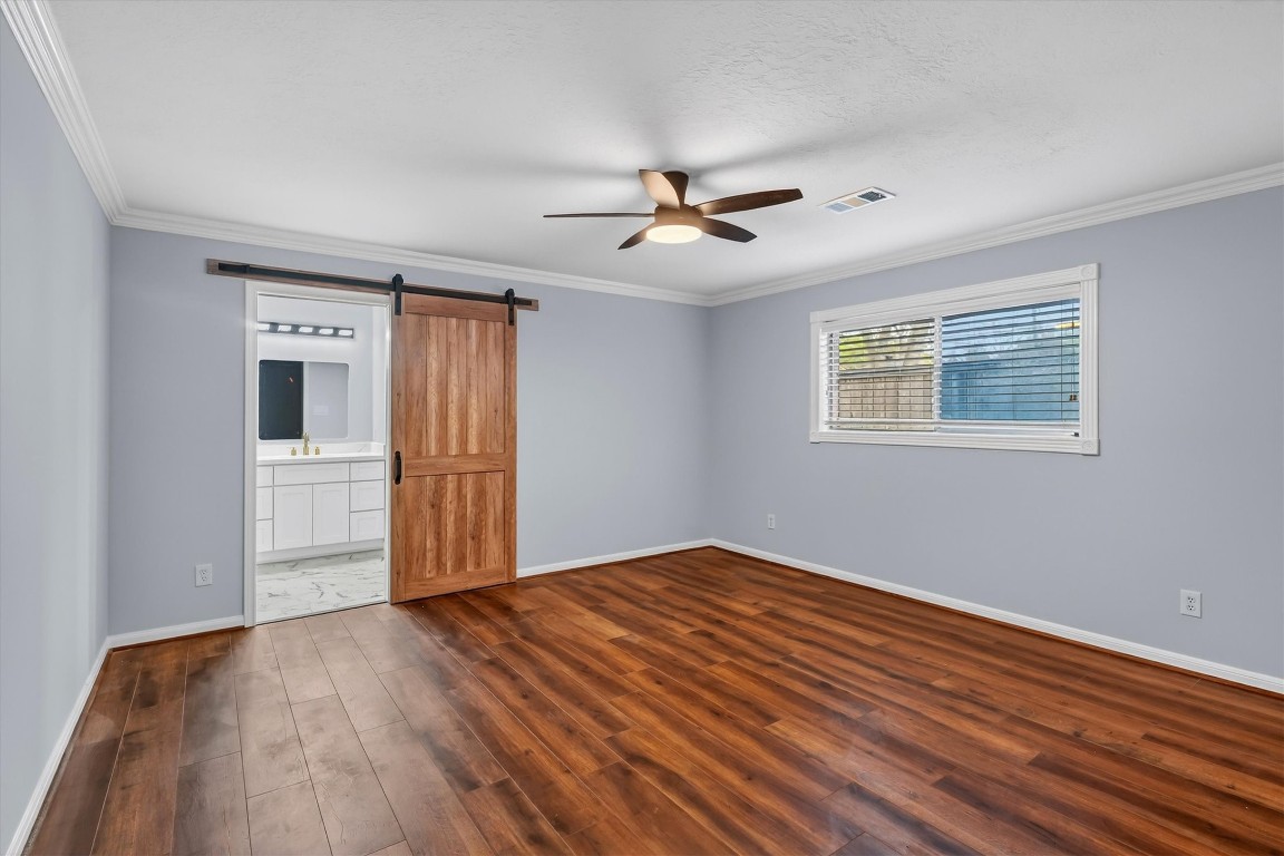 5923 Rutherglenn Drive Houston, TX 77096 - Photo 23 of 46 Owner's Suite