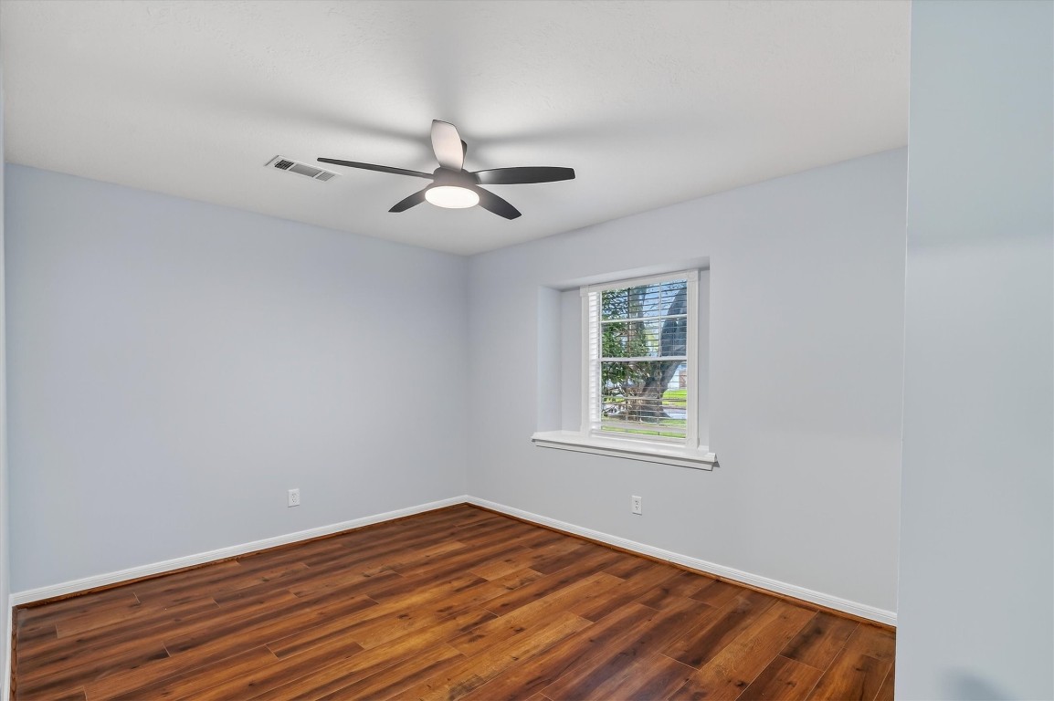 5923 Rutherglenn Drive Houston, TX 77096 - Photo 27 of 46 2nd Bedroom