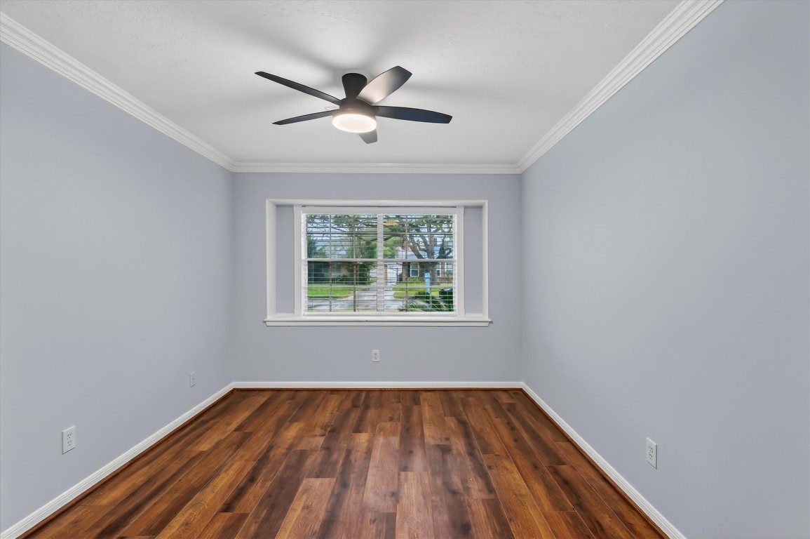 5923 Rutherglenn Drive Houston, TX 77096 - Photo 28 of 46 2nd Bedroom
