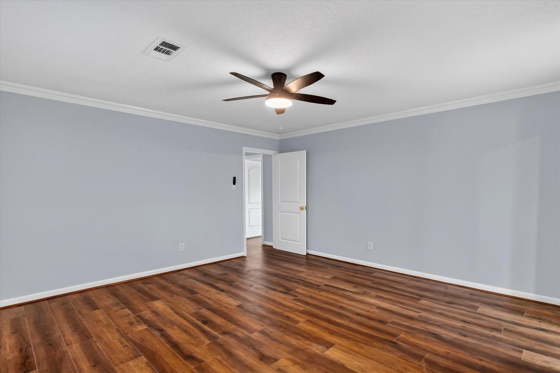 5923 Rutherglenn Drive Houston, TX 77096 - Photo 29 of 46 2nd Bedroom