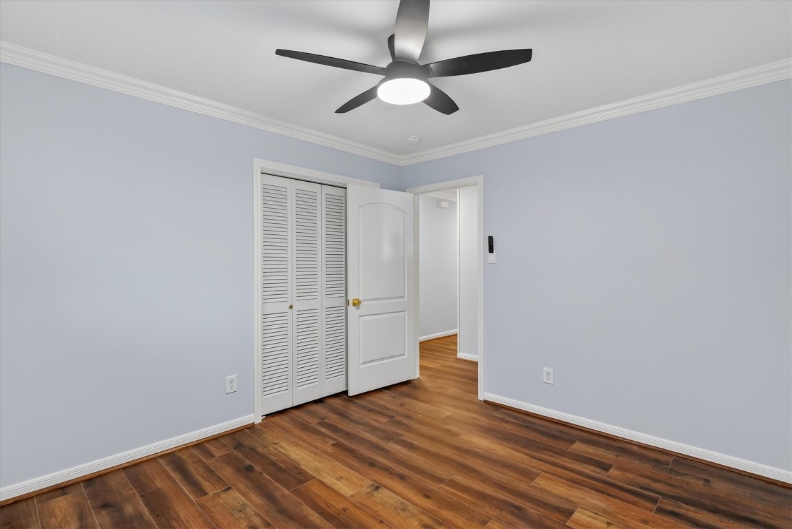 5923 Rutherglenn Drive Houston, TX 77096 - Photo 31 of 46 3rd Bedroom