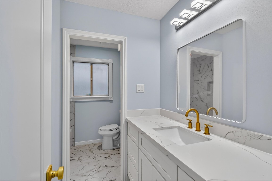 5923 Rutherglenn Drive Houston, TX 77096 - Photo 37 of 46 2nd Full Bathroom