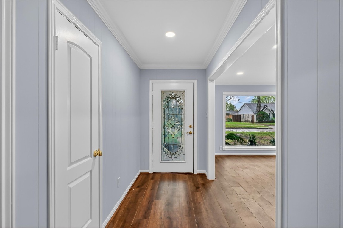 5923 Rutherglenn Drive Houston, TX 77096 - Photo 4 of 46 Entry Way