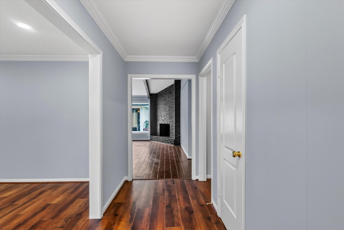 5923 Rutherglenn Drive Houston, TX 77096 - Photo 5 of 46 Entry Way