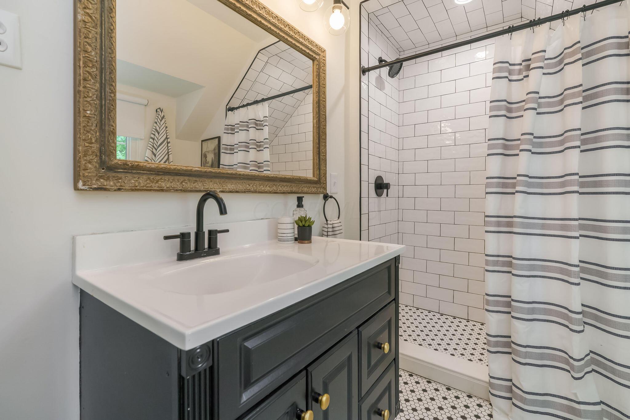 1741 Barrington Road Upper Arlington, OH 43221 - Photo 23 of 54