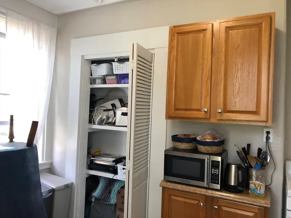 $1,750 | 13 Nonantum Place, Unit 1R, Newton, MA 02458