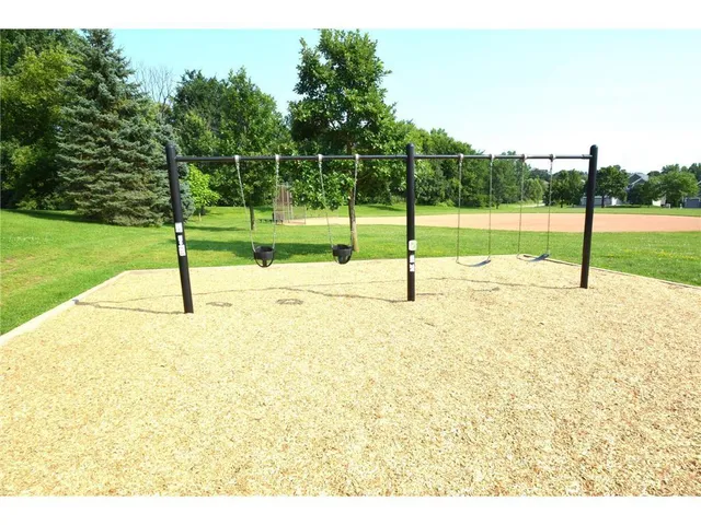 $307,000 | 3487 York Drive, Woodbury, MN 55125