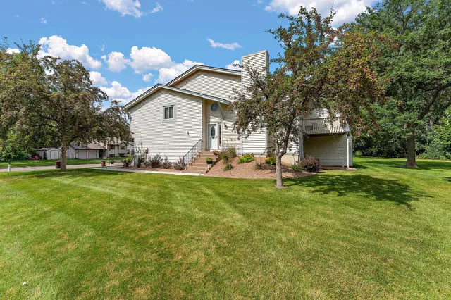 $307,000 | 3487 York Drive, Woodbury, MN 55125