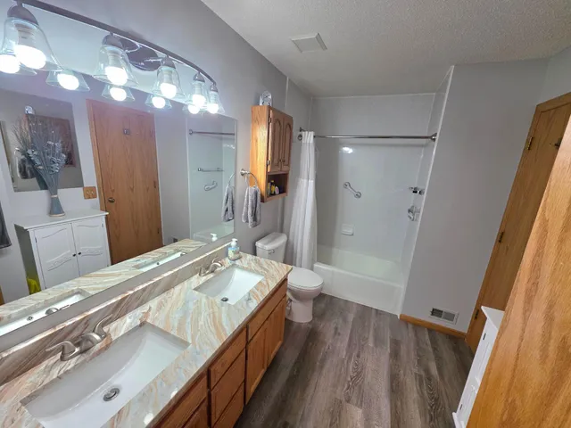 $307,000 | 3487 York Drive, Woodbury, MN 55125