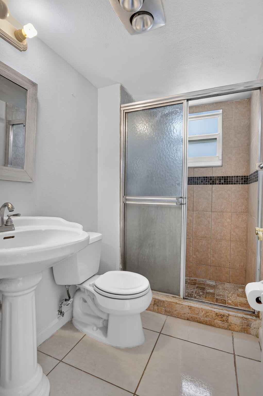 9826 Marina Boulevard, Unit 1029 Boca Raton, FL 33428 - Photo 31 of 34 2nd Bathroom