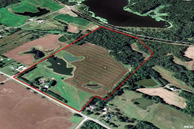 an aerial view of a yard