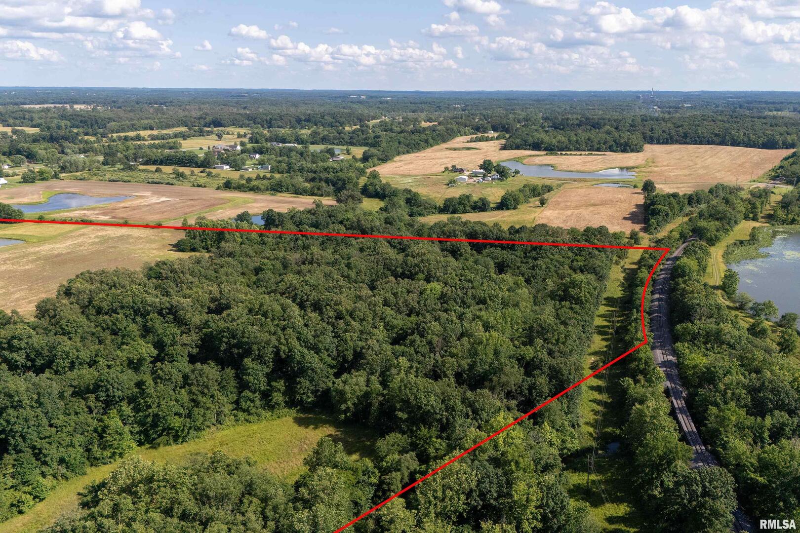 6001 Highway 37 Marion, IL 62959 - Photo 12 of 20 a view of a lake with a lake