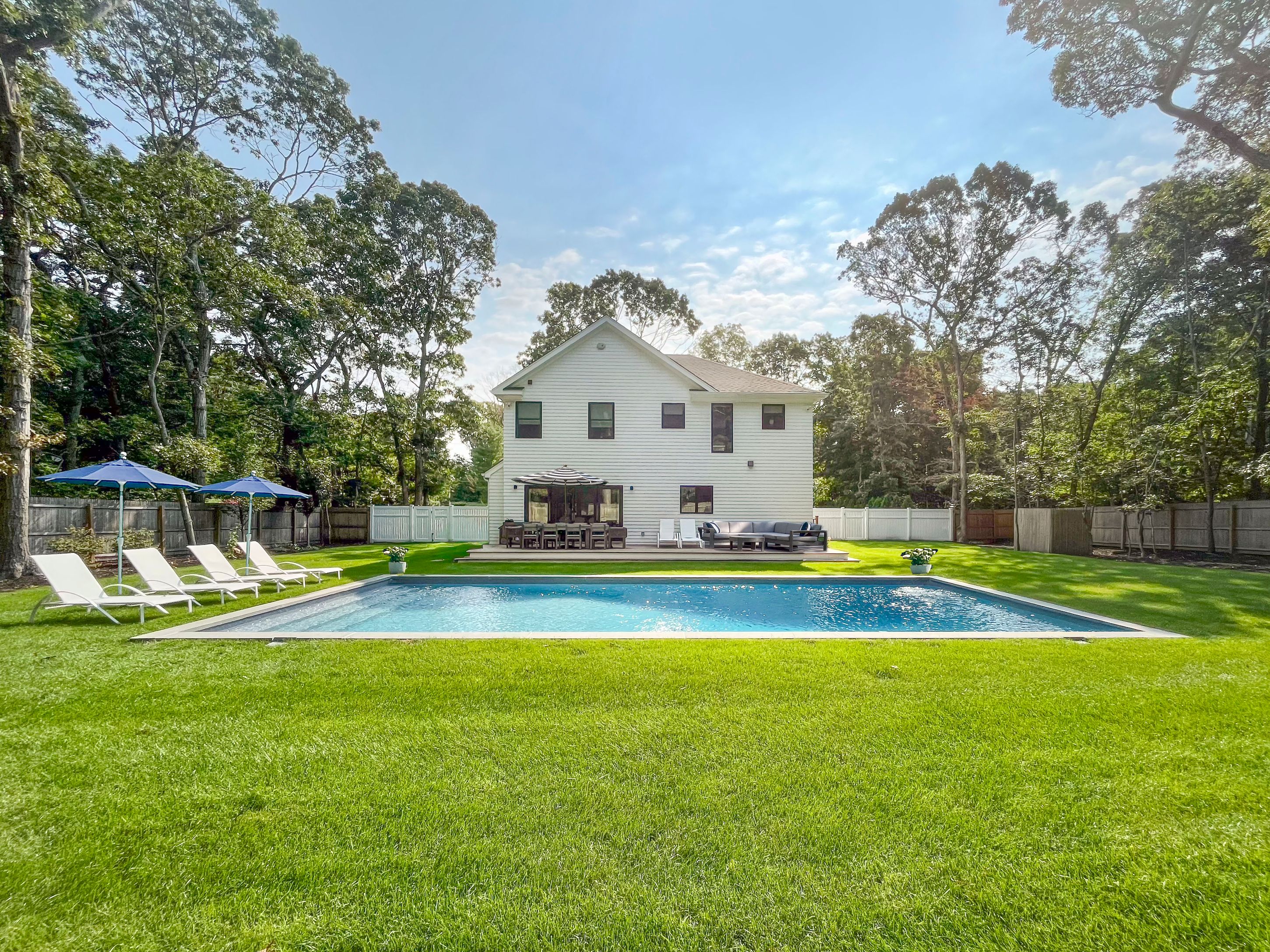 4 Camberly Road East Hampton, NY 11937 - Photo 2 of 19