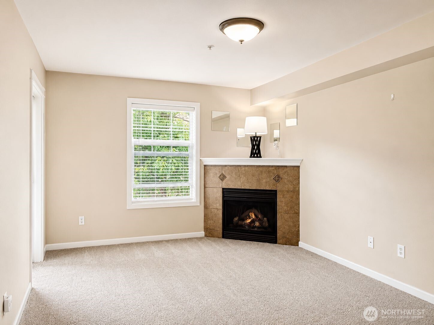 700 32nd Street, Unit A309 Bellingham, WA 98225 - Photo 8 of 28 a view of empty room with a fireplace