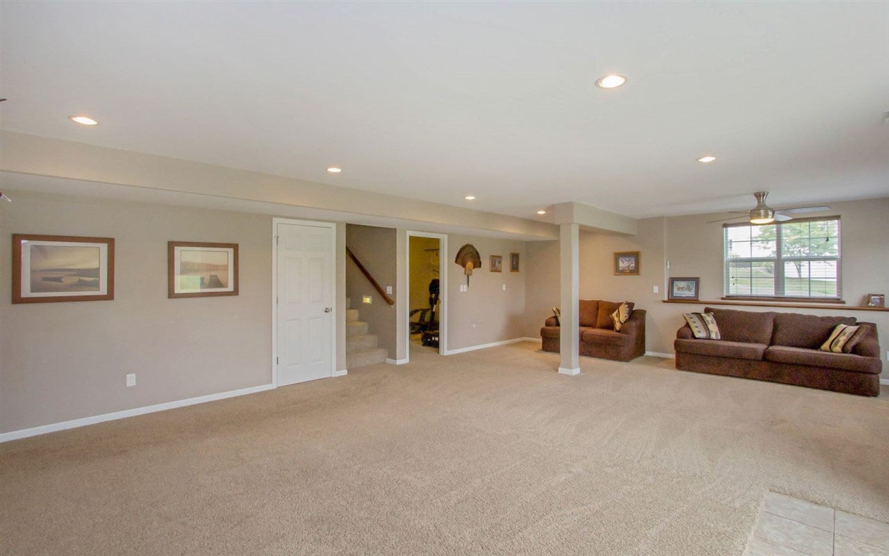 3036 Hidden Meadow Lane Riverside, IA 52327 - Photo 17 of 28 Gallery Image 17