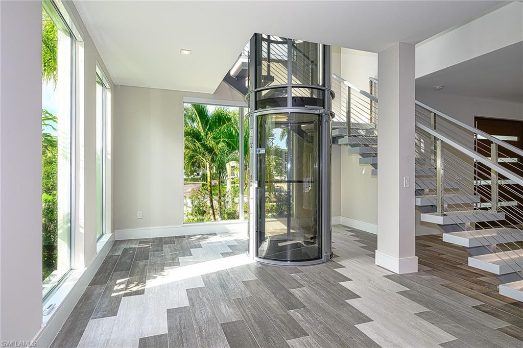 3868 Crayton Road Naples, FL 34103 - Photo 4 of 30 Gallery Image 4