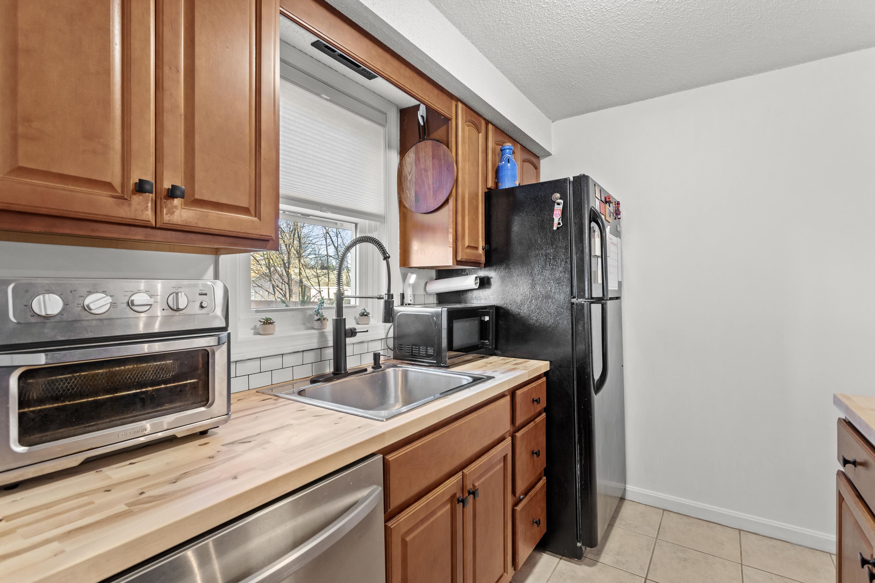 129 Fisherville Road, Unit 8 Concord, NH 03303 - Photo 3 of 31