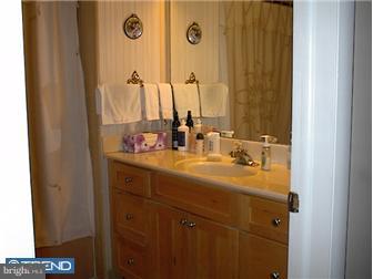707 Hilltop Road Cinnaminson, NJ 08077 - Photo 7 of 12 Bathroom