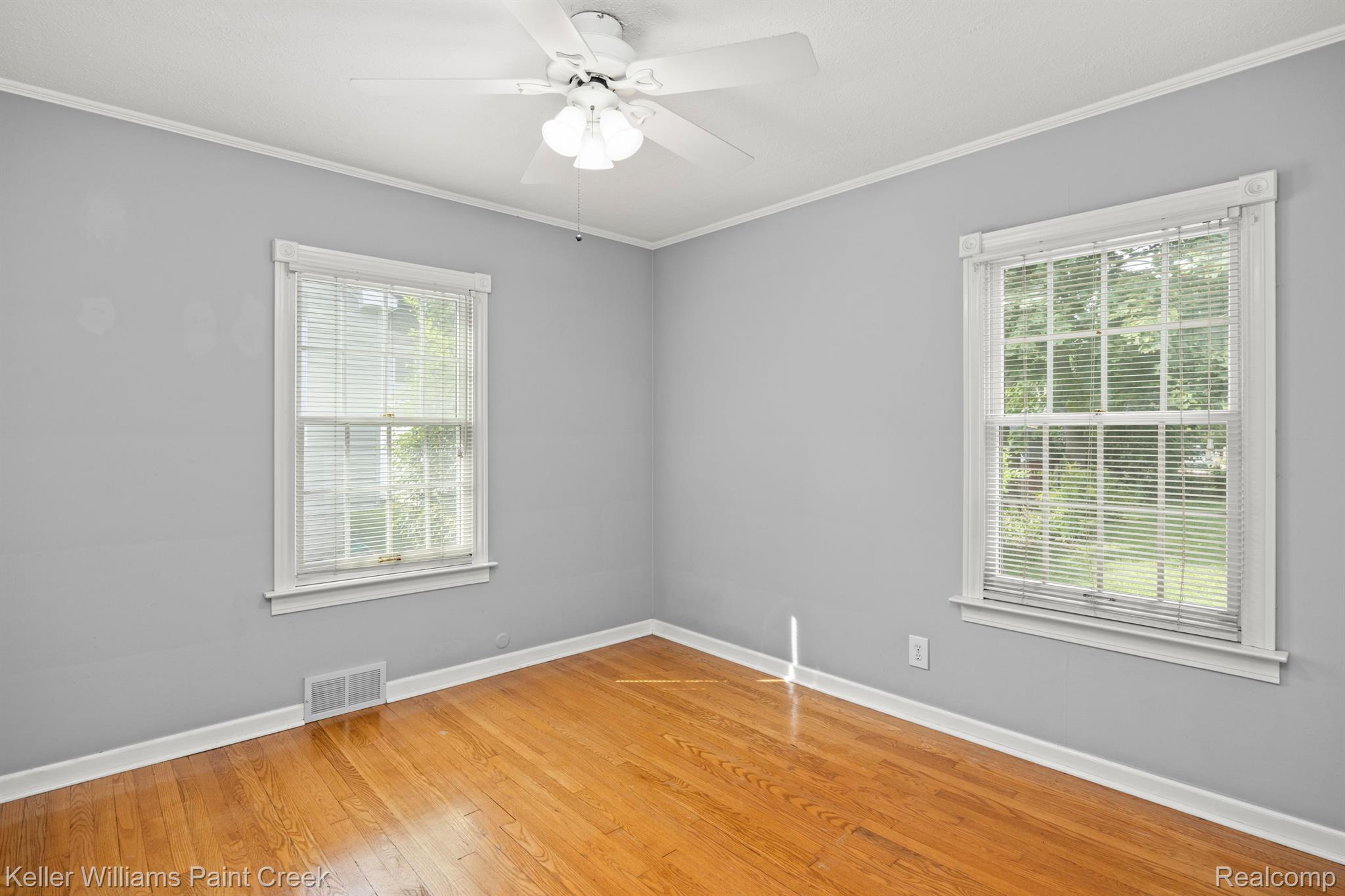 124 South Ascot Road Waterford, MI 48328 - Photo 11 of 34 Gallery Image 11