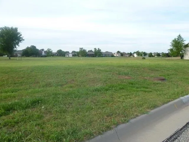 $30,000 | 624 Quail Nest Road, Winfield, KS 67156