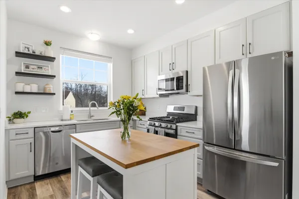 $329,900 | 617 Anne Avenue, Brighton, MI 48116