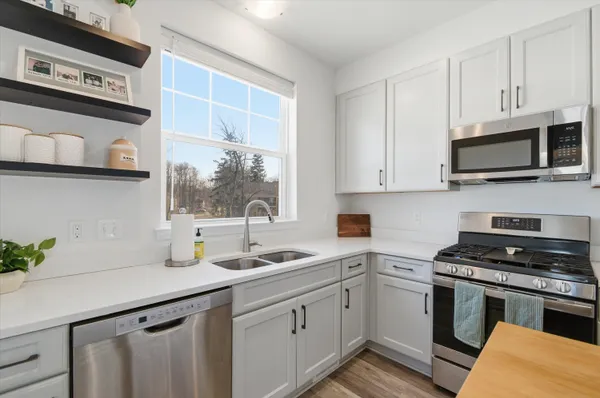 $329,900 | 617 Anne Avenue, Brighton, MI 48116