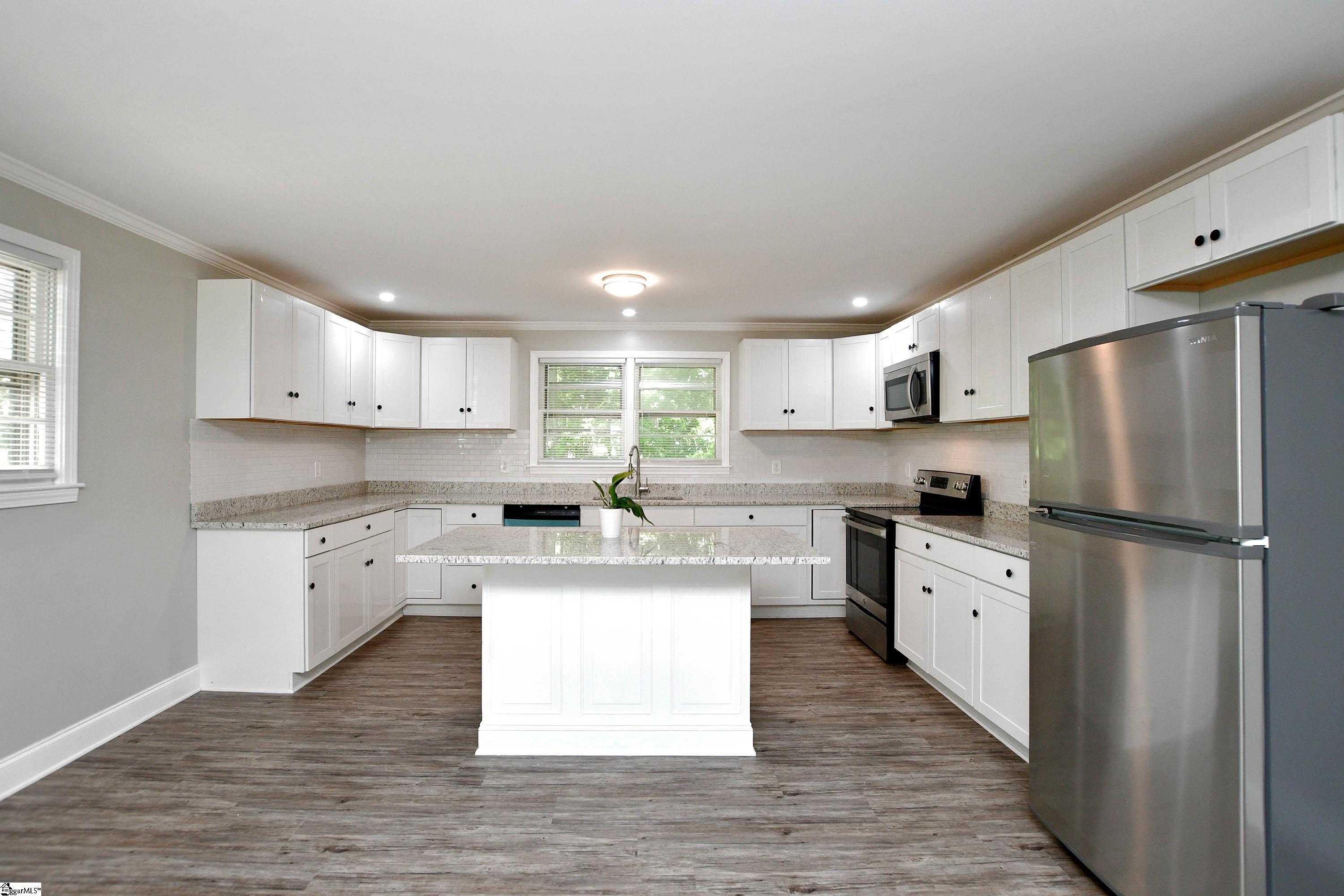 105 5 Forks Road Liberty, SC 29657 - Photo 8 of 36