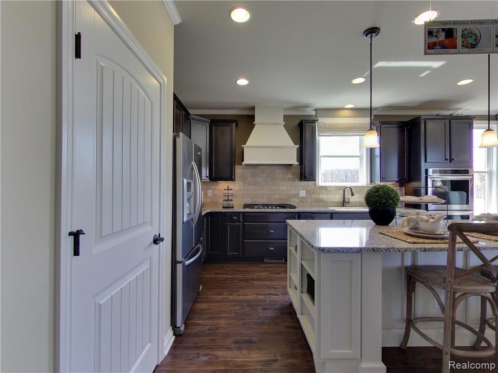 49701 Mapleton Canton, MI 48188 - Photo 10 of 24