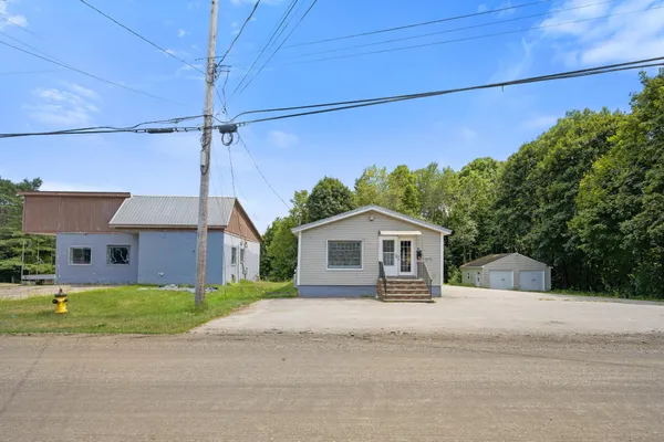 $147,500 | 47 Bray Avenue, Fairfield, ME 04937