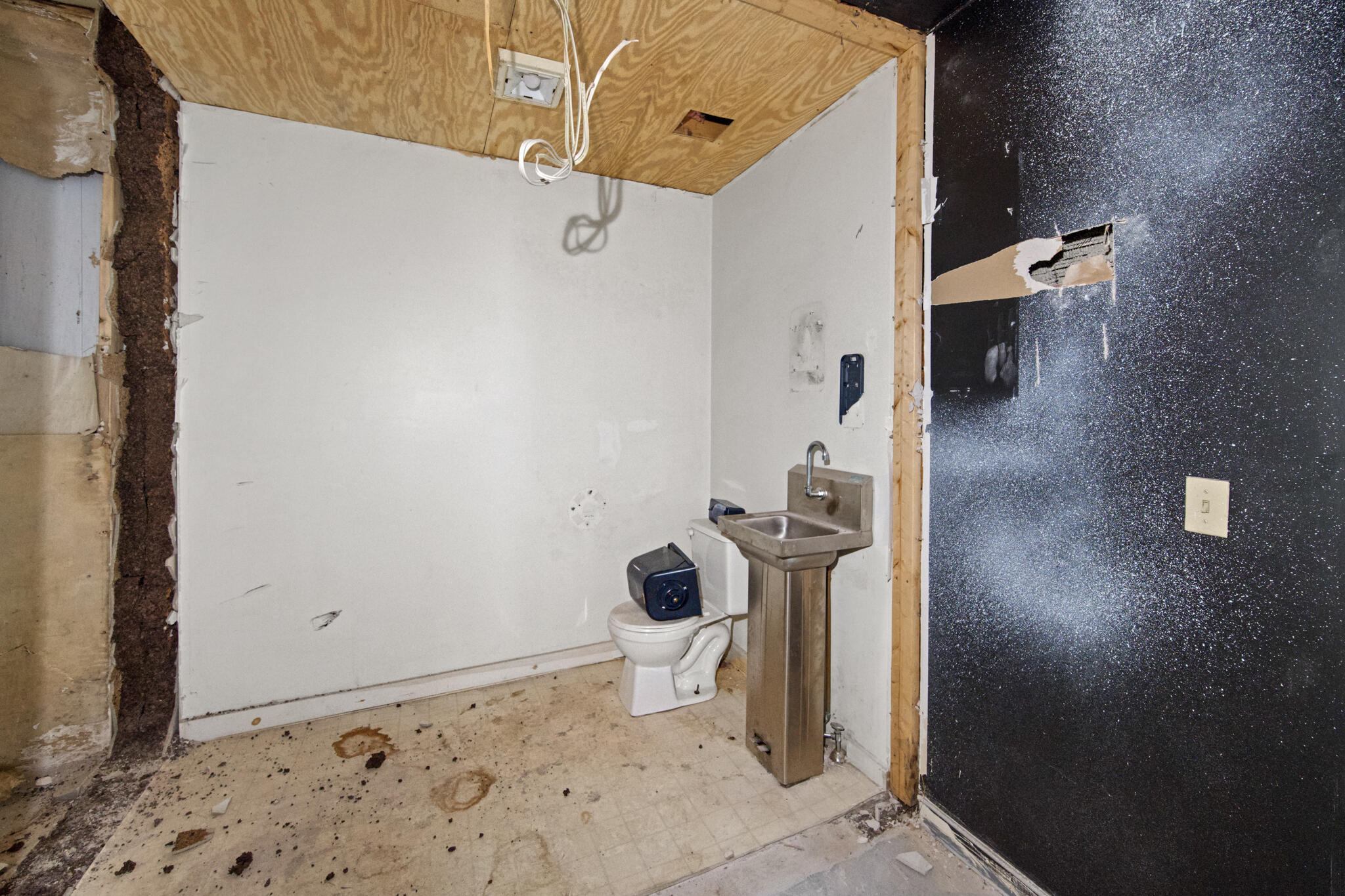 47 Bray Avenue Fairfield, ME 04937 - Photo 31 of 36 DSC_1408