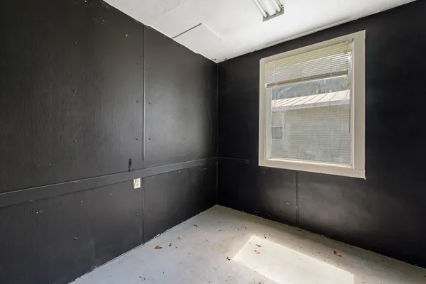 $139,900 | 47 Bray Avenue, Fairfield, ME 04937