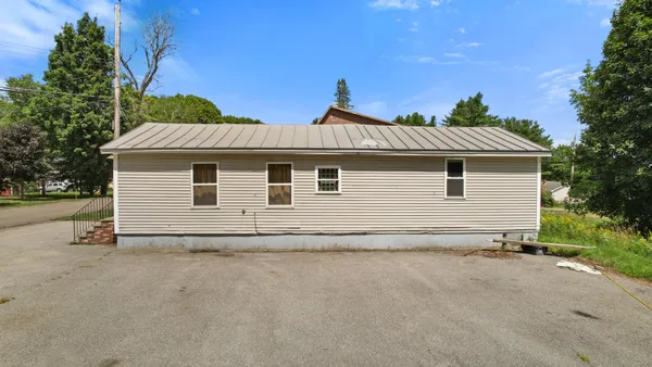 $147,500 | 47 Bray Avenue, Fairfield, ME 04937